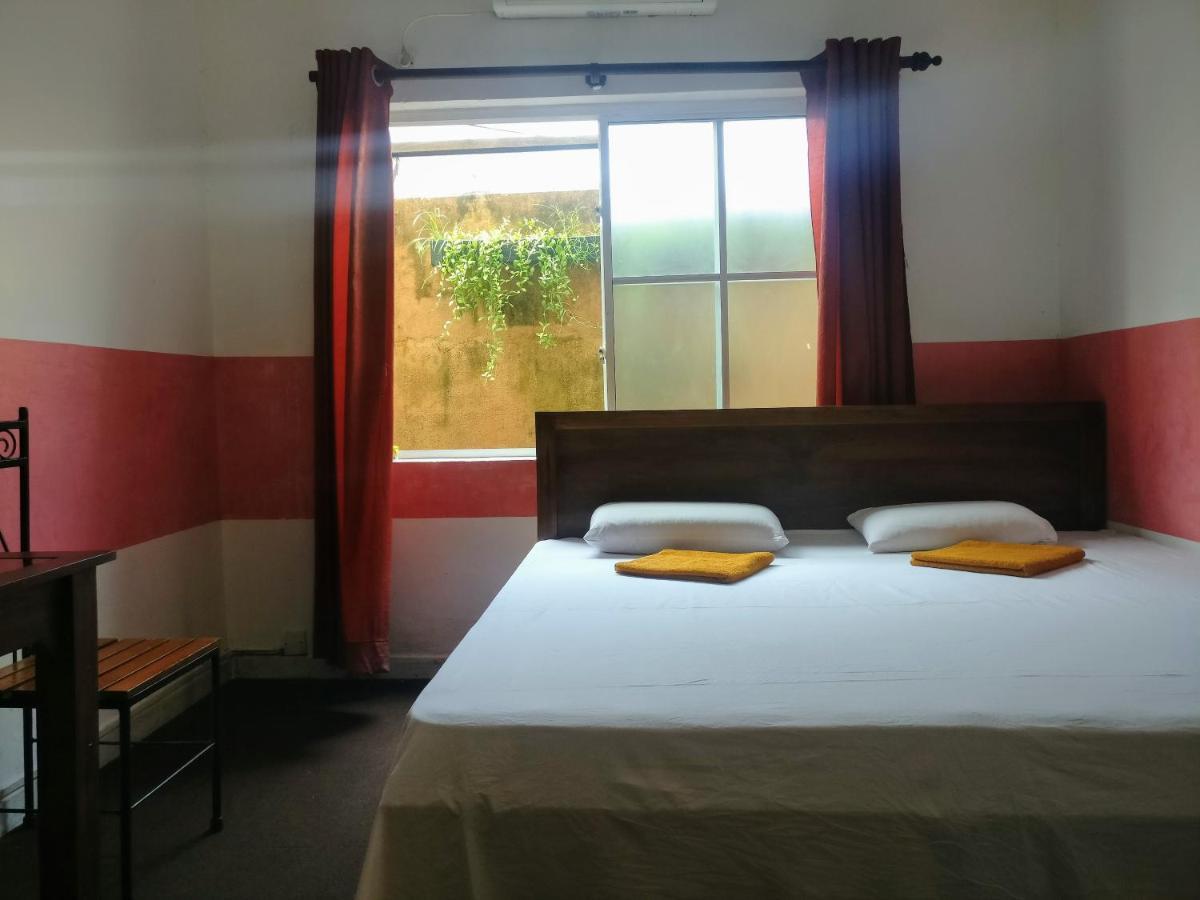 Villa Two Residence Dehiwala-Mount Lavinia Eksteriør billede